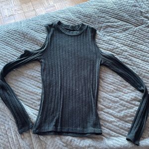 Black open shoulder American eagle long sleeve